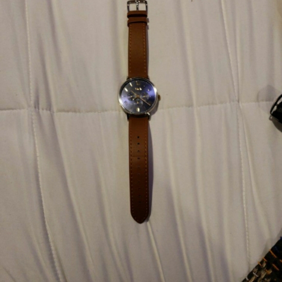 Watch - Picture 3 of 4